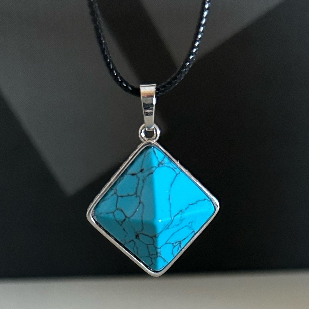 Blue Howlite Pyramid Pendant Natural Crystal Gemstone Necklace
